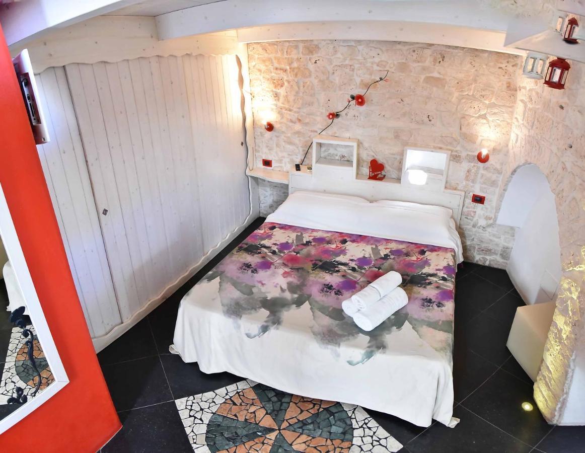 L'Angolo Di Gaudi, Casa Mila Putignano Eksteriør billede